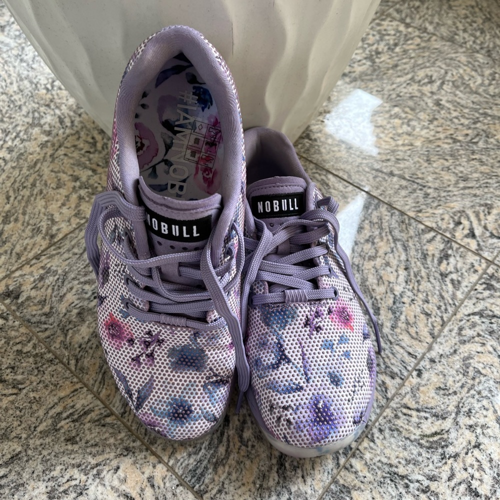 NO BULL -  WOMEN’S FLORAL TRAINER